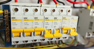 Монтаж УЗО - установка по доступной цене от 370 руб в Кинешме от ЭлектроКнш